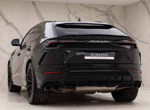 Lamborghini Urus V8 4