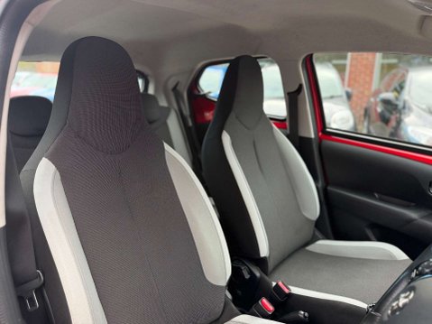 Toyota Aygo 1.0 Aygo X-Play VVT-i 5dr 13