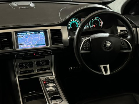 Jaguar XF D V6 S PORTFOLIO SPORTBRAKE 12