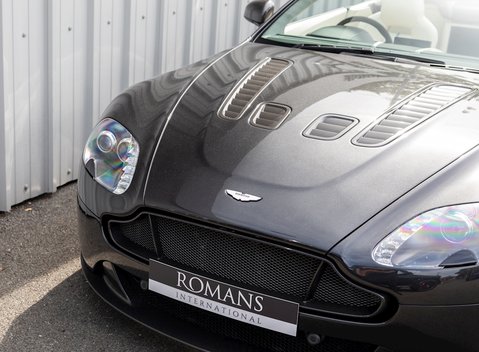 Aston Martin V12 Vantage S Roadster 23