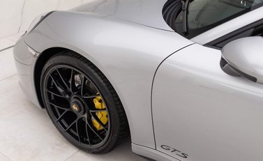 Porsche 911 Targa 4 GTS (991.2) 22