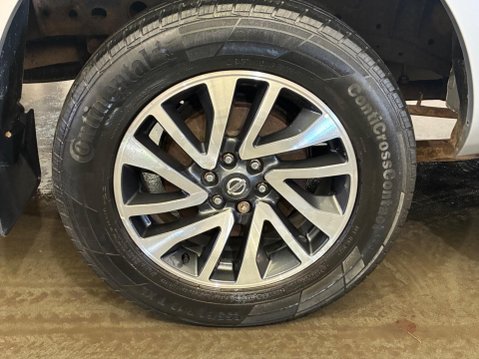 Nissan Navara 2.3 dCi Tekna 4WD Euro 6 (s/s) 4dr 39