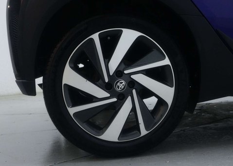 Toyota Aygo X 1.0 Aygo X Edge VVT-i Auto 5dr 17