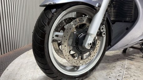 Yamaha FJR1300 2004 ONLY 36K SPARES OR REPAIR SPORTS TOURER PROJECT BIKE 13