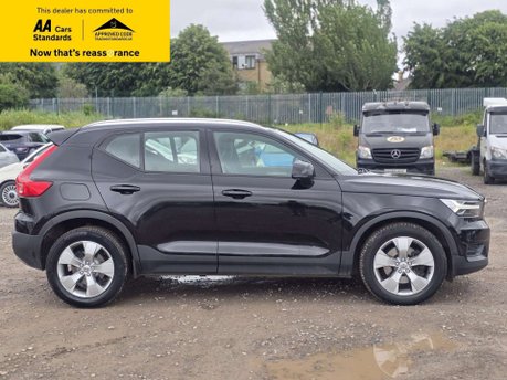 Volvo XC40 2.0 T4 Momentum SUV 5dr Petrol Auto AWD Euro 6 (s/s) (190 ps) 4