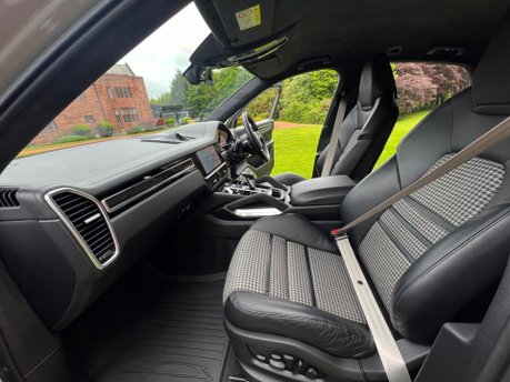 Porsche Cayenne 4.0T V8 Turbo TiptronicS 4WD Euro 6 (s/s) 5dr 24