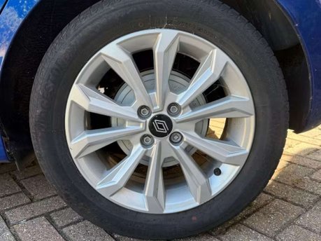 Renault Clio 1.6 E-TECH evolution Hatchback 5dr Petrol Hybrid Auto Euro 6 (s/s) (145 ps) 14