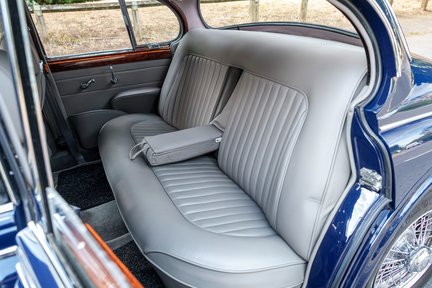 Jaguar MKII 3.8 28