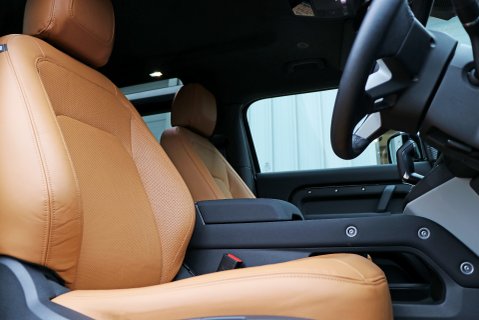 Defender 90 Commercial 12