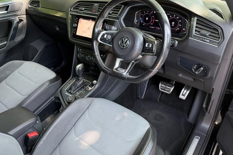 Volkswagen Tiguan R-LINE TECH TSI 4MOTION DSG 33