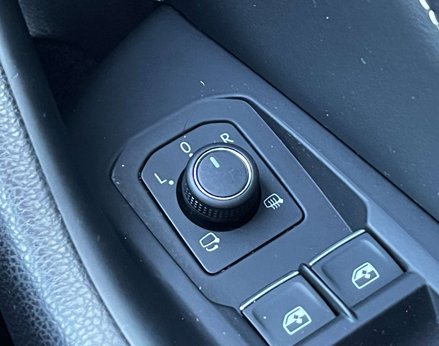 Volkswagen Passat 1.5 Passat R-Line TSi Evo 5dr 66