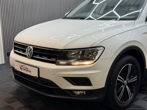 Volkswagen Tiguan 2.0 TDI SE Navigation 4Motion Euro 6 (s/s) 5dr 24