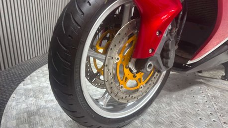 Honda VFR1200F VFR 1200 2014 ONLY 26K LUGGAGE NEW MOT WARRANTY TOURER 37