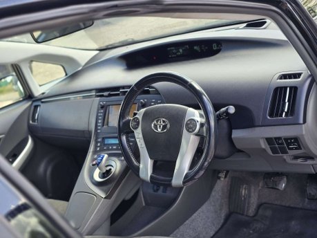 Toyota Prius 1.8 VVT-h T Spirit Hatchback 5dr Petrol Hybrid CVT Euro 5 (s/s) (136 ps) 43