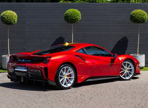 Ferrari 488 Pista 4