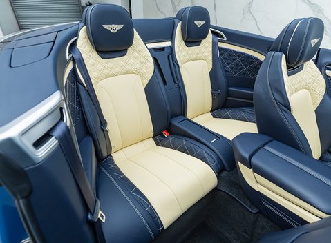 Bentley Continental GTC W12 First Edition 21