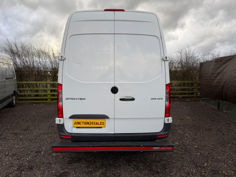 Mercedes-Benz Sprinter 2.0 315 CDI Progressive RWD L2 H2 Euro 6 (s/s) 5dr 7