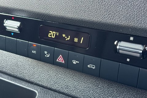 Mercedes-Benz Sprinter 319 Cdi 7g-Tronic L2 H1 4x4 Panel Van - Air Con / Sat Nav / Rear Camera 21