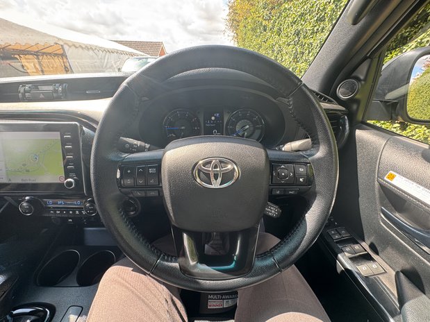 Toyota Hilux Invincible X | Auto | 2.8 LT | Double Cab | Sensors | EURO 6 | NO VAT 20