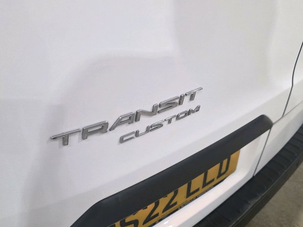 Ford Transit Custom Transit Custom 320 L2 Diesel FWD 2.0 EcoBlue 130ps H1 Trend 9-Seater 8