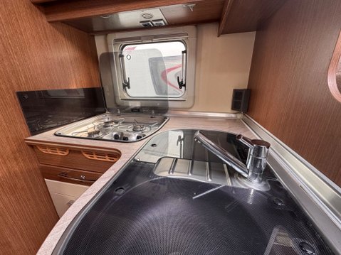 Burstner Aviano i727 13