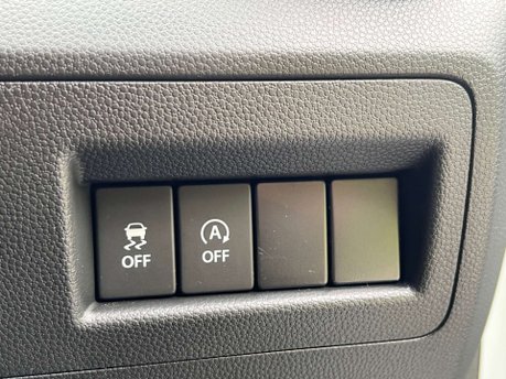 Suzuki Ignis 1.2 Ignis SZ3 DualJet MHEV 5dr 31