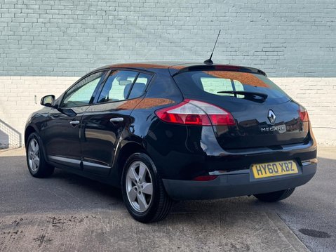 Renault Megane 1.6 16V Dynamique TomTom Euro 5 5dr 4