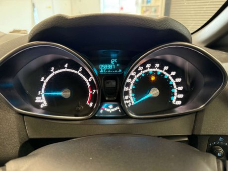 Ford Fiesta 1.0T EcoBoost ST-Line Euro 6 (s/s) 3dr 31