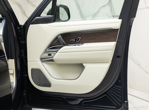 Land Rover Range Rover P550e AUTOBIOGRAPHY 36