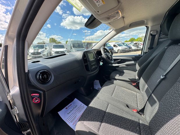 Mercedes-Benz Vito AUTO LWB L2H1 Low Roof Progressive 114 Camera EURO 6 12