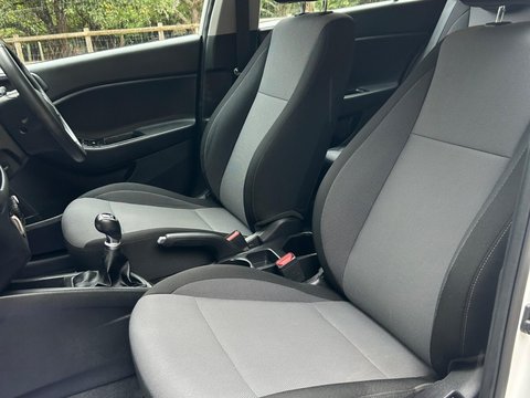 Hyundai i20 1.2 SE Launch Edition Euro 6 (s/s) 5dr 35