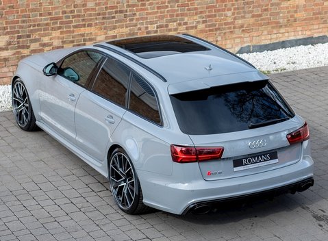 Audi RS6 Avant Performance 9