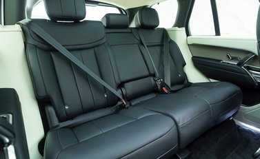 Land Rover Range Rover P400 HSE 12