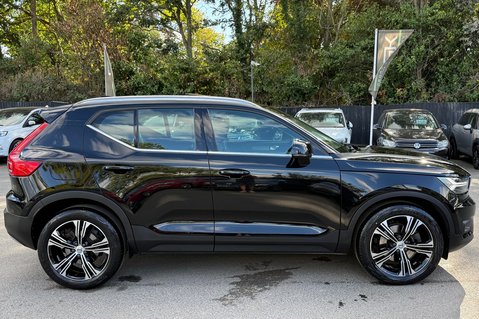 Volvo XC40 B4 INSCRIPTION PRO AWD MHEV - ONE OWNER - PAN ROOF - APPLE CARPLAY  5