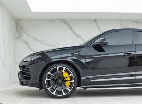 Lamborghini Urus 26