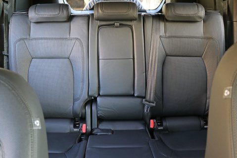 Defender 110 Commercial 4