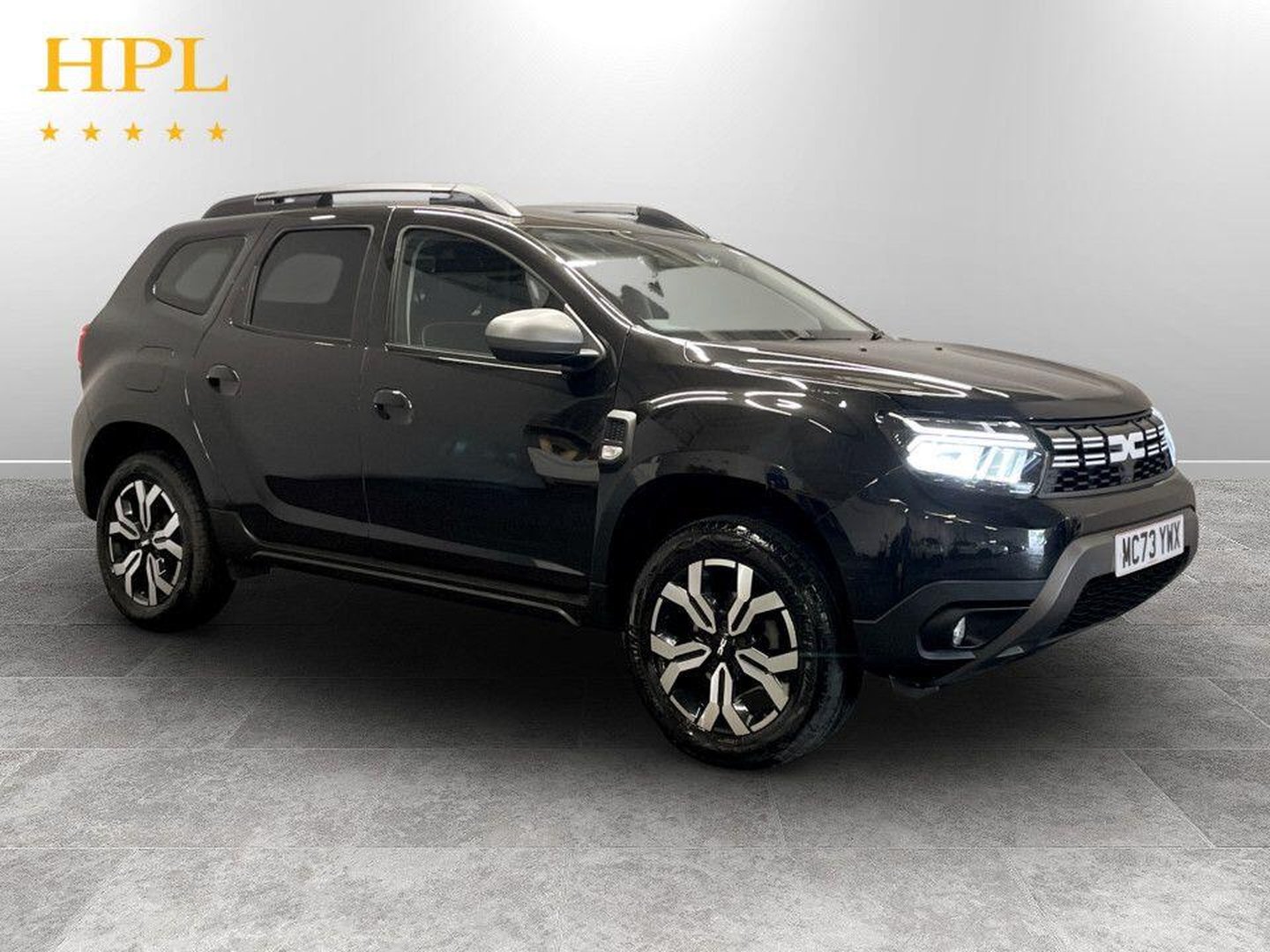 Dacia Duster listing photo