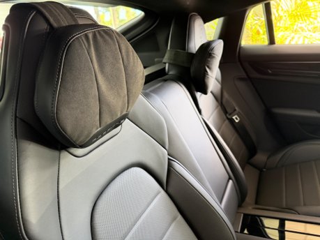 Porsche Panamera PDK 42