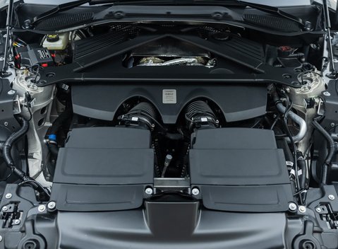 Aston Martin DB12 V8 34