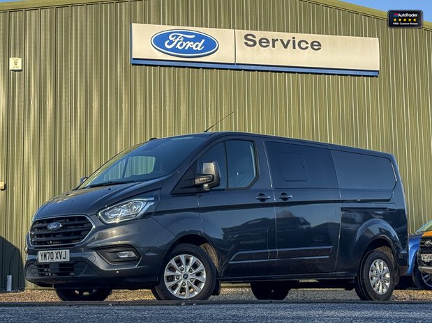Ford Transit Custom Crew Cab [SOLD MT] AUTO 170ps LWB L2H1 Limited 300 Air Con Alloys Sensors S 2
