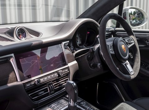 Porsche Macan GTS 18