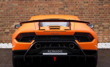 Lamborghini Huracan Performante 5