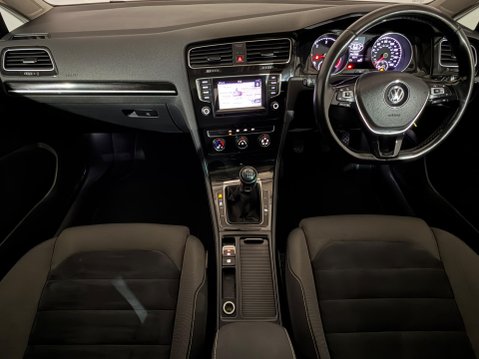 Volkswagen Golf GT TDI BLUEMOTION TECHNOLOGY 11