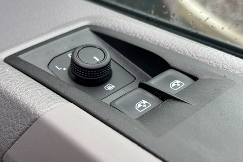 MAN TGE 3.180 4Motion Standard Lr DCIV - DSG Auto - 6 Seats 37