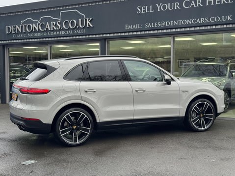 Porsche Cayenne V6 PLATINUM EDITION 67