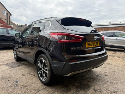 Nissan Qashqai 1.3 DIG-T N-Connecta SUV 5dr Petrol Manual 4