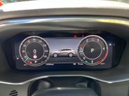 Jaguar F-Pace 2.0 D200 MHEV R-Dynamic HSE Black Auto AWD Euro 6 (s/s) 5dr 85