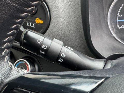 Toyota Yaris 1.5 VVT-i Icon Tech Euro 6 5dr 27