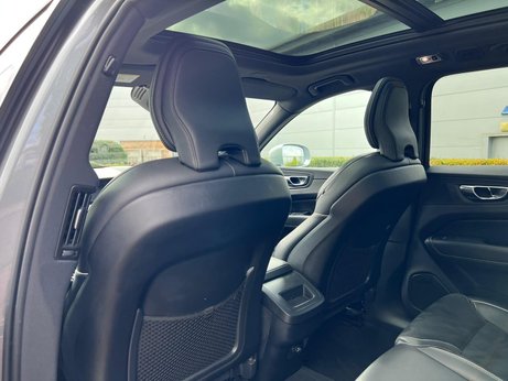 Volvo XC60 2.0 D4 R-Design Pro Auto AWD Euro 6 (s/s) 5dr 73
