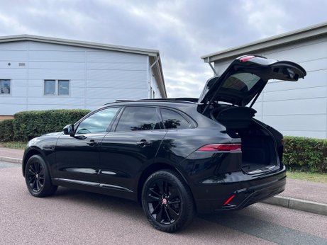 Jaguar F-Pace 2.0 D200 MHEV R-Dynamic SE Auto AWD Euro 6 (s/s) 5dr 35
